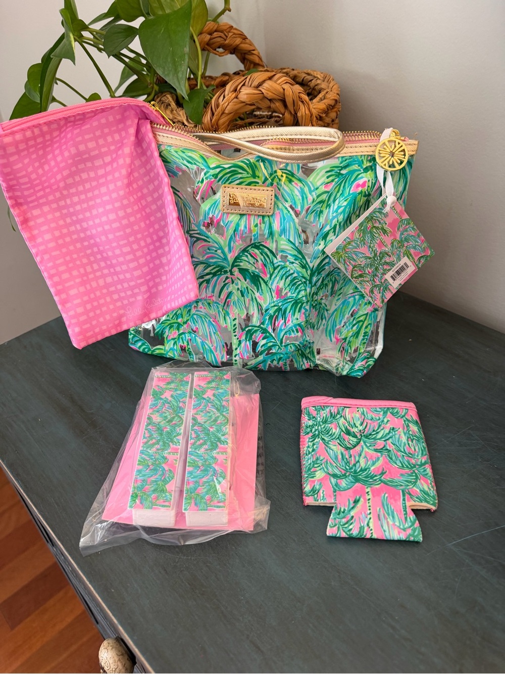 Lilly Pulitzer Beach Day Pouch Set Tropical Palm Print – 4 Piece Set